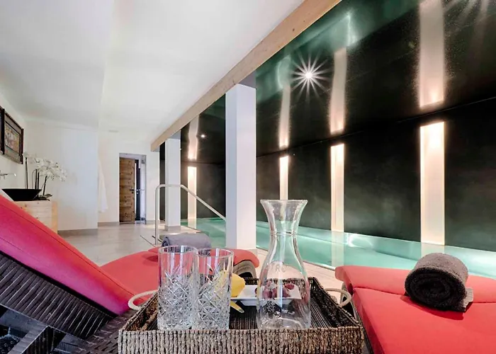 Apartment White Pearl In *