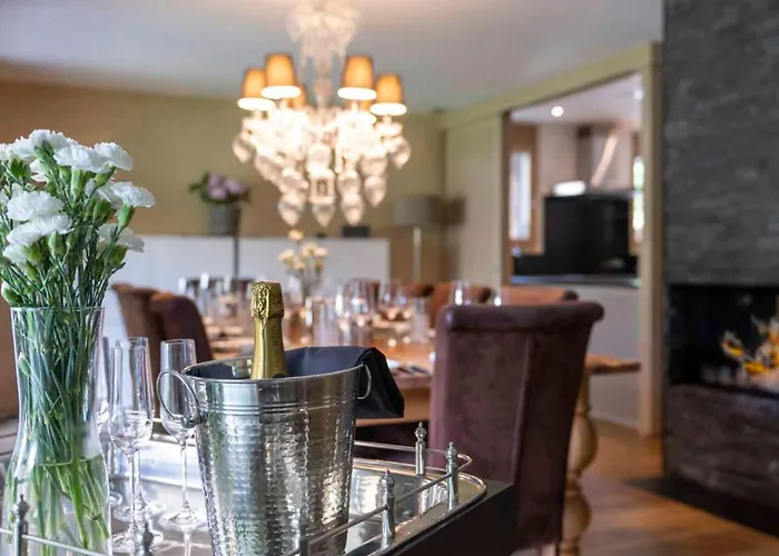 Apartment White Pearl In